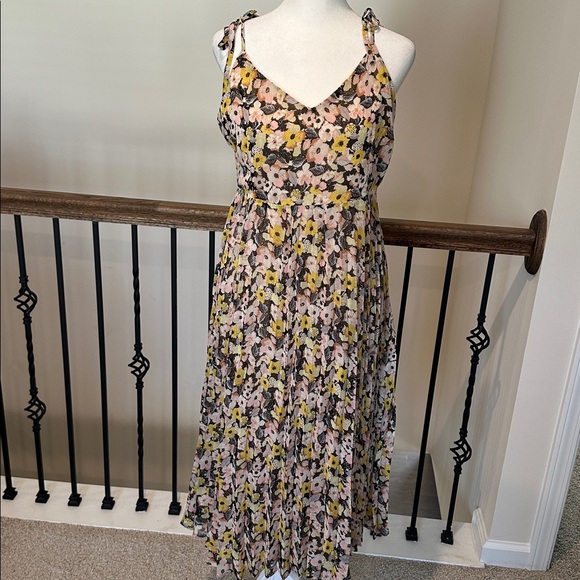 Vici Floral Print Chiffon Midi Dress. Size XL - Picture 3 of 7
